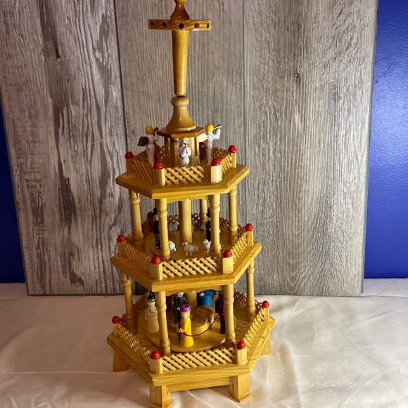 Accents Vintage Lillian Vernon Christmas Wooden Nativity Candle